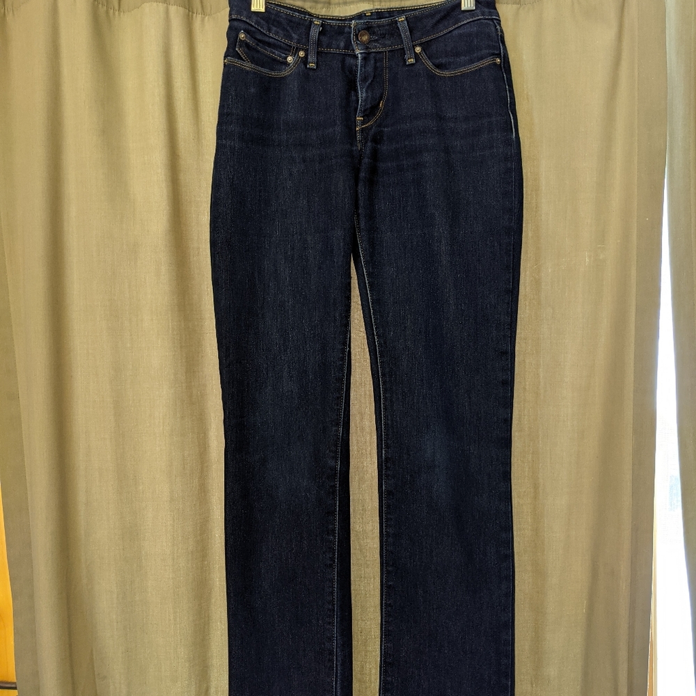 Like new, excellent condition Levis bold curve jeans size 26x30